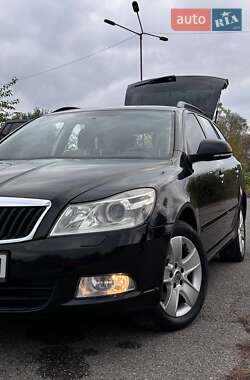 Універсал Skoda Octavia 2009 в Звягелі