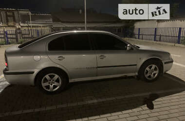 Лифтбек Skoda Octavia 2003 в Славском