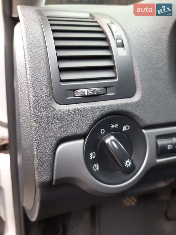 Універсал Skoda Octavia 2011 в Чернівцях
