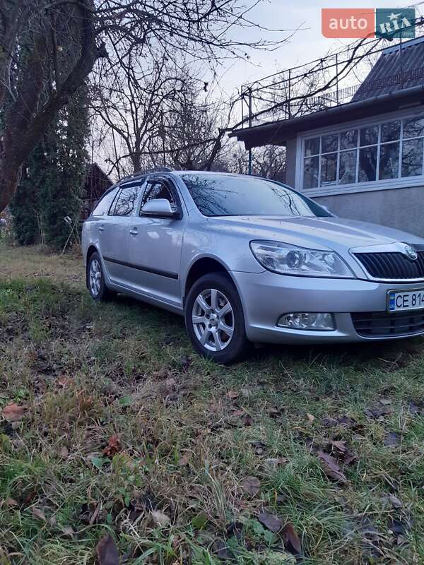 Універсал Skoda Octavia 2011 в Чернівцях