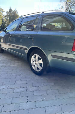 Универсал Skoda Octavia 2005 в Жовкве