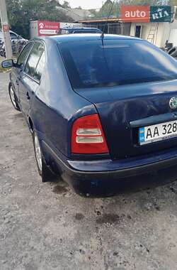 Лифтбек Skoda Octavia 2000 в 