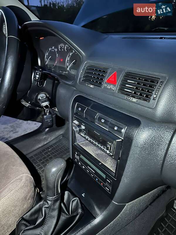 Лифтбек Skoda Octavia 2002 в Харькове