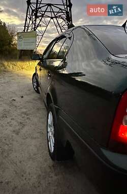 Лифтбек Skoda Octavia 2002 в 