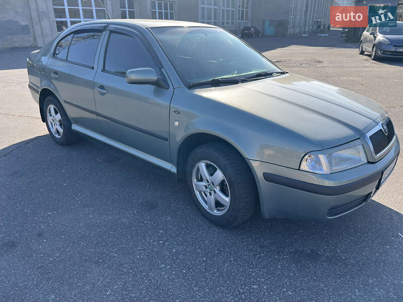 Лифтбек Skoda Octavia 2002 в Виннице