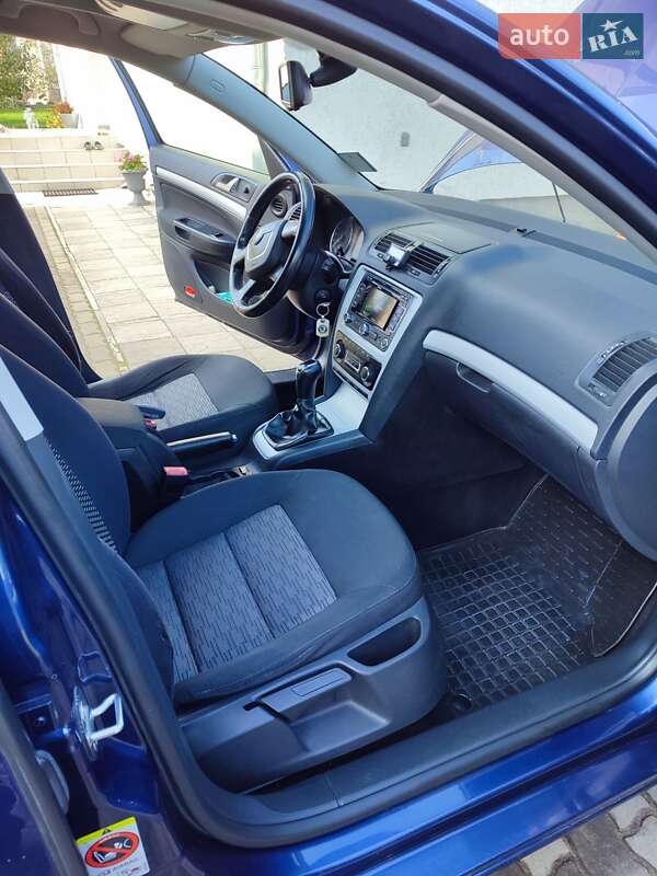 Универсал Skoda Octavia 2011 в Глыбокой