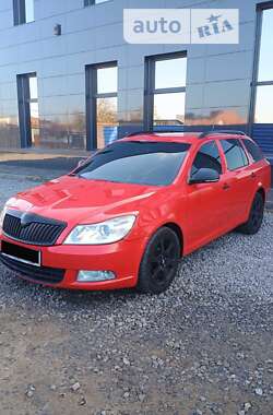 Универсал Skoda Octavia 2011 в Староконстантинове