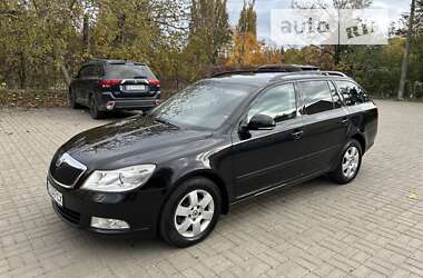 Універсал Skoda Octavia 2010 в Чернівцях