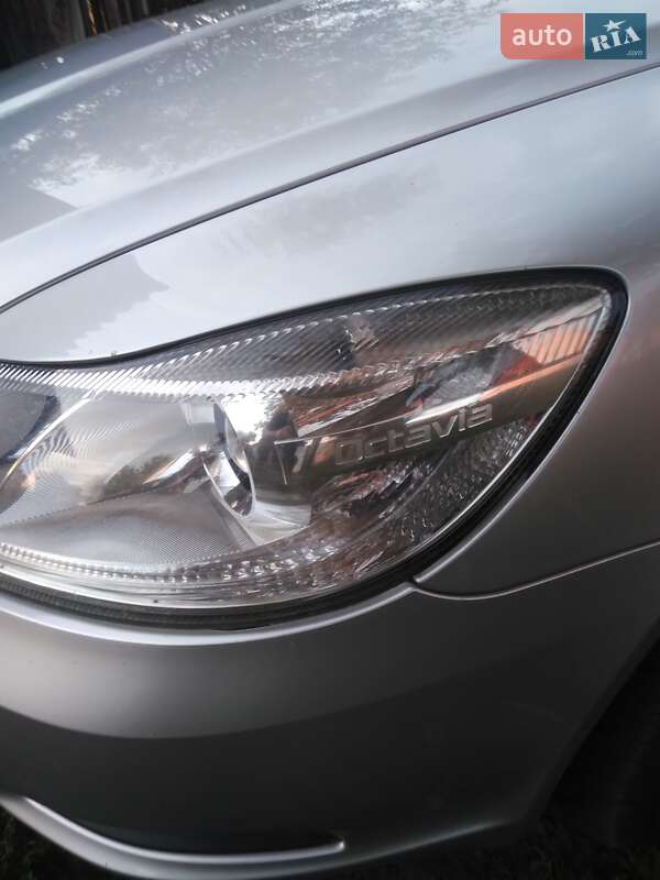 Лифтбек Skoda Octavia 2011 в Глухове