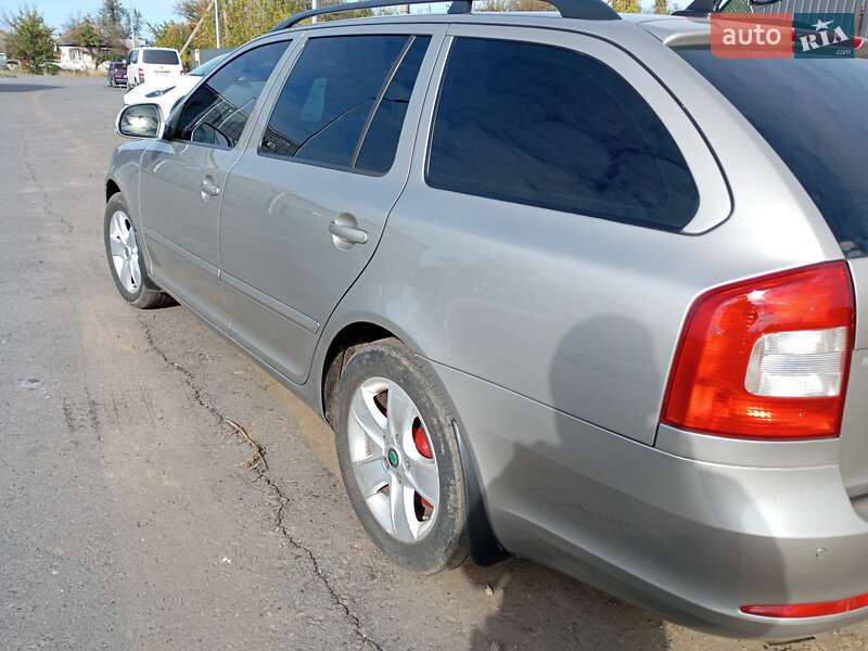 Універсал Skoda Octavia 2013 в Лохвиці
