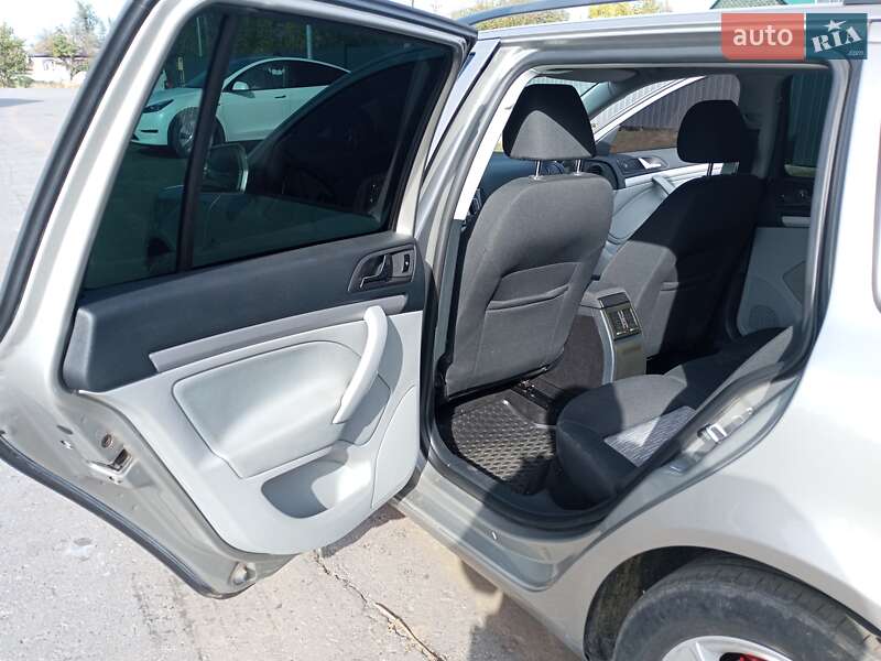 Універсал Skoda Octavia 2013 в Лохвиці