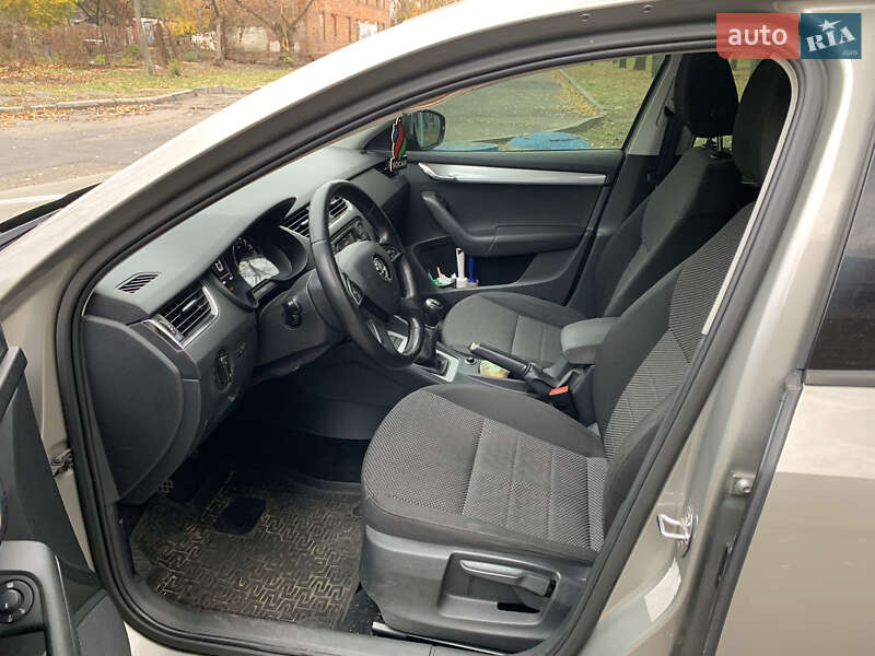 Лифтбек Skoda Octavia 2015 в Кременчуге