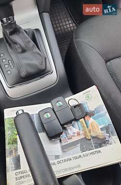 Лифтбек Skoda Octavia 2012 в 