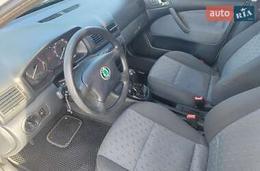 Лифтбек Skoda Octavia 2002 в 
