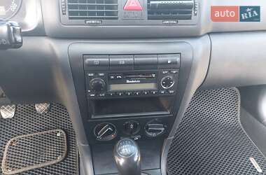 Лифтбек Skoda Octavia 2002 в 