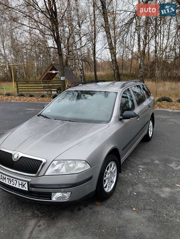 Універсал Skoda Octavia 2008 в Звягелі