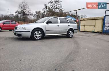 Універсал Skoda Octavia 2003 в Чернівцях