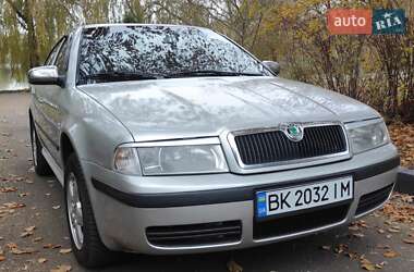 Ліфтбек Skoda Octavia 2002 в Рівному