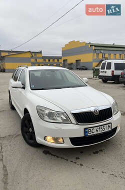 Універсал Skoda Octavia 2009 в Звягелі