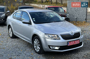 Ліфтбек Skoda Octavia 2015 в Рівному