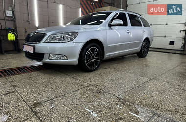 Универсал Skoda Octavia 2010 в Харькове