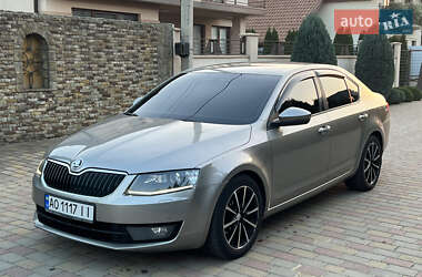 Ліфтбек Skoda Octavia 2015 в Ужгороді