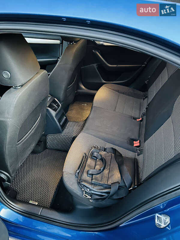 Лифтбек Skoda Octavia 2014 в Днепре
