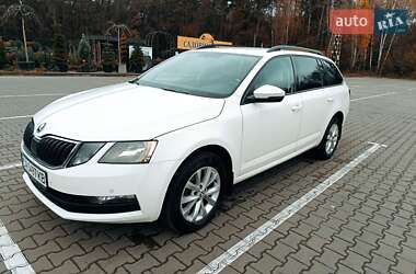 Универсал Skoda Octavia 2018 в Чернигове