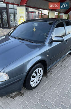 Лифтбек Skoda Octavia 2003 в Надворной