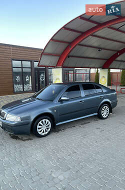 Лифтбек Skoda Octavia 2003 в Надворной