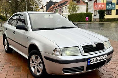 Лифтбек Skoda Octavia 2004 в Львове