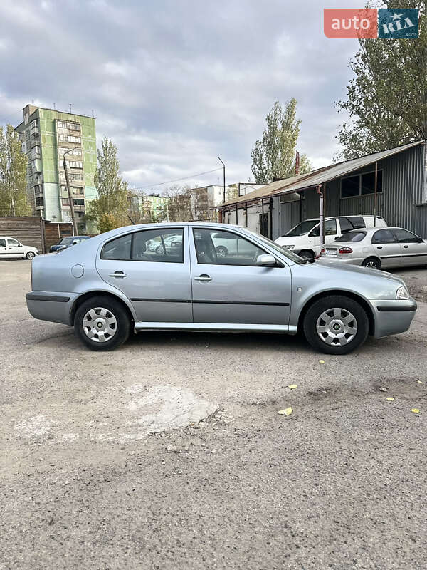 Лифтбек Skoda Octavia 2003 в Запорожье