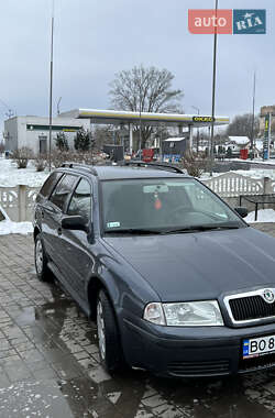 Универсал Skoda Octavia 2008 в Остроге