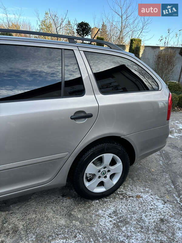 Универсал Skoda Octavia 2010 в Ровно