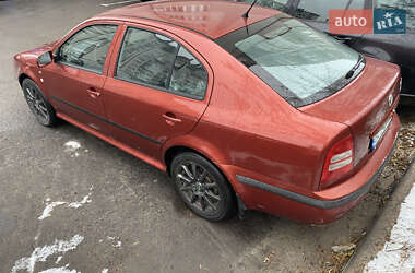 Лифтбек Skoda Octavia 2001 в 