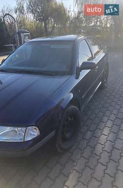 Лифтбек Skoda Octavia 2001 в 