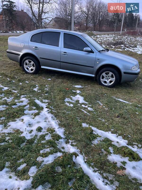 Ліфтбек Skoda Octavia 2004 в 