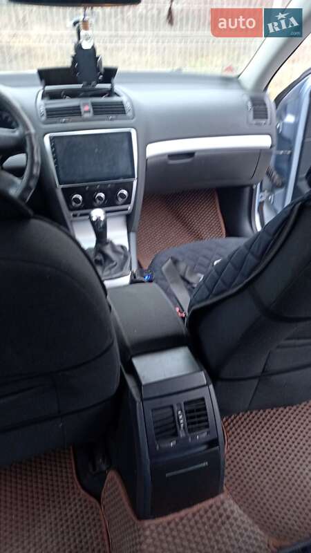 Лифтбек Skoda Octavia 2010 в Хусте