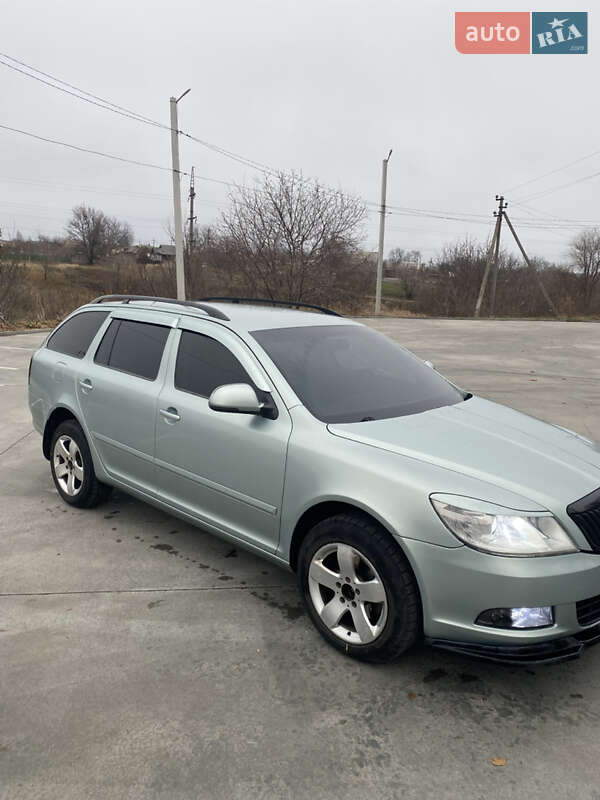 Універсал Skoda Octavia 2010 в Дніпрі