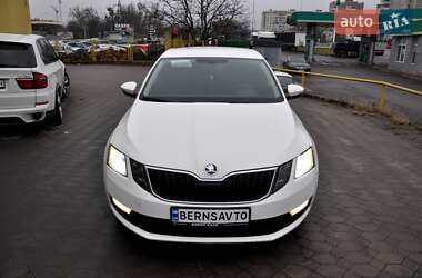 Лифтбек Skoda Octavia 2017 в Львове