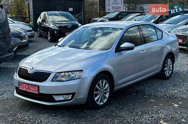 Ліфтбек Skoda Octavia 2015 в Рівному