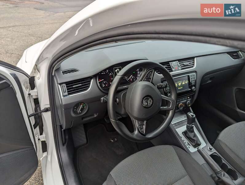 Универсал Skoda Octavia 2015 в Чернигове