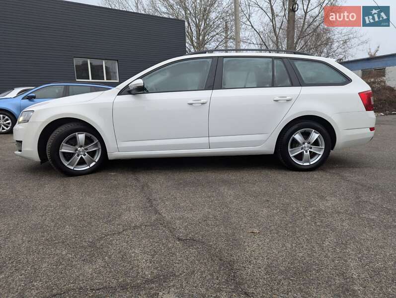 Универсал Skoda Octavia 2015 в Чернигове