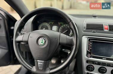 Лифтбек Skoda Octavia 2006 в Черновцах