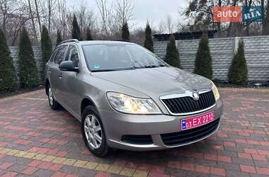 Универсал Skoda Octavia 2009 в Жовкве