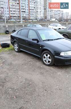 Лифтбек Skoda Octavia 2002 в Киеве