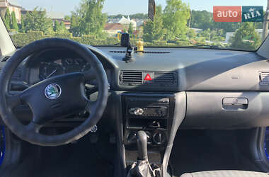 Лифтбек Skoda Octavia 2004 в 