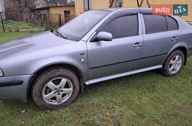 Ліфтбек Skoda Octavia 2002 в Самборі