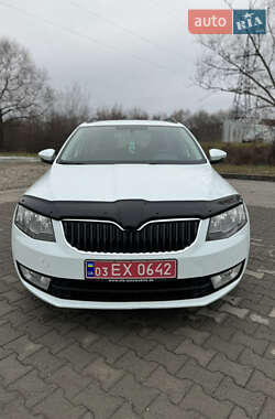 Універсал Skoda Octavia 2015 в Чернівцях