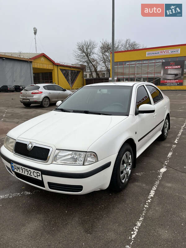 Лифтбек Skoda Octavia 2009 в Житомире